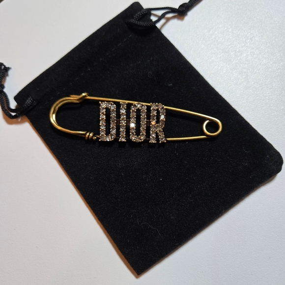 ❌❌SOLD❌❌🔥 #3 Christian Dior Stylish Gold Safety Pin Brooch - Picture 10 of 16